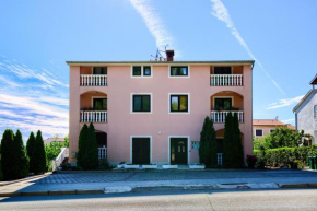  Apartment Mikulic  Пула